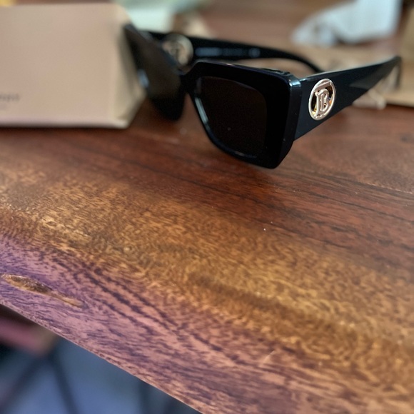 Burberry BE4344 DAISY Black/
EXCLUSIVE NEW
BURBERRY
BE4344 DAIS - Picture 7 of 13